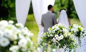 Here you can find beautiful rustic country flower arrangements and wedding bouquets for inspiration from rustic wedding chic. List Of The Best Flowers For June Wedding