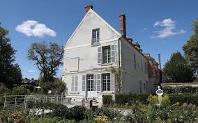 Valerie Pecresse En Passe De Sauver La Maison Cocteau A Milly La Foret Milly La Foret Foret Maison