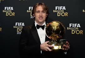 Luka modric kisses the 2018 ballon d'or award franck fife (afp) flying the flag for croatia. Can Luka Modric Win The Ballon D Or Album On Imgur