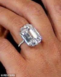Kim Kardashian Tells All About 4 Million Ring Stolen At Gunpoint Kim Kardashian Wedding Ring Kim Kardashian Engagement Ring Kim Kardashian Ring