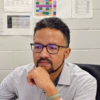 Dustin Robinson's Instagram, Twitter & Facebook