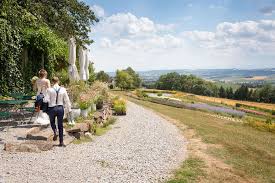 Anna Und David 8 7 2017 In 2020 Essbare Blumen Garten Brautpaar