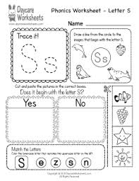 When you have learnt the sounds the letters make you are on track to speaking spanish like a nativ. Preschool Phonics Worksheets Learning Beginning Sounds From A To Z