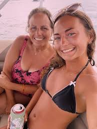 Madelyn Riley (@madelyn.riley) • Instagram photos and videos