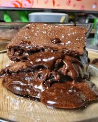 Un Fondant Au Chocolat Au Beurre Sale Dont Tu Vas Te Rappeler Food Desserts Diet Club