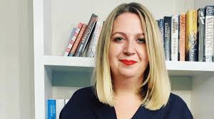 Sarah Salter aterriza en Wavemaker