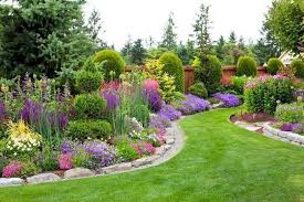 42 Idees De Design De Jardin A La Maison Qui Vous Rendent Confortable Et Frais Jardins Avant Design Jardin Amenagement Paysager