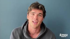 The plot is almost entirely focused on two romances. Watch Jacob Elordi Introduce His Upcoming Film 2 Hearts Coming To Theaters People Com