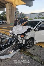 Pencapaian tunku mahkota johor menjadi inspirasi kepada rakyat jelata kebijaksanaan pimpinan serta jiwa rakyat tunku mahkota johor sentiasa dalam doa rakyat jelata negeri johor. Pasukan Perubatan Sultan Johor Bantu Mangsa Kemalangan