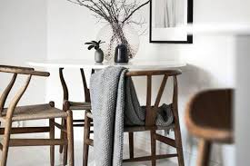 Designed in 1956, the perfectly capture the revolution that knoll and saarinen brought together in the décor world. Chairs To Go With Tulip Table