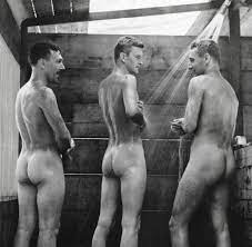 Fotografie : Nackte Buddys – Die andere Seite des Weltkriegs - WELT