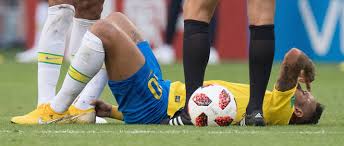 La star brésilienne du football neymar jr. Coupe Du Monde 2018 Combien De Temps Font Perdre Les Roulades De Neymar Le Point