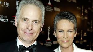 Jamie lee curtis ist die tochter von tony curtis und janet leigh. Meine Hand In Seiner Jamie Lee Curtis Feiert 36 Jahre Ehe Promiflash De