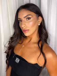 Sharon Hazan's Instagram, Twitter & Facebook