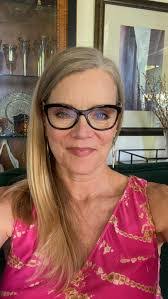 Shelly Nicholson's Instagram, Twitter & Facebook