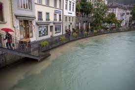 Das hochwasser hat die städte thun und bern und die dazwischen an der aare liegenden ortschaften bisher noch verschont. 3s98s Bj65w9wm