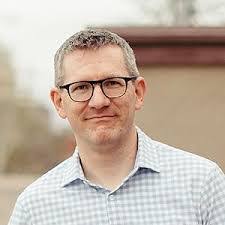 Manuel Luz's Instagram, Twitter & Facebook