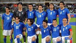 Suivez le parcours de italie à l'euro 2020 de football. L Euro Des Couleurs Pourquoi L Italie Joue En Bleu Et La Croatie En Damier Ladepeche Fr