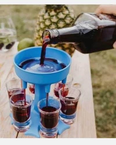 Dispensador de tequila 🍾 A solo 💲1️⃣0️⃣5️⃣ pesos Dispensador para 6  shoots de tu bebida preferida 🥂
