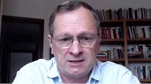 Alejandro Bustamante: "Las empresas se deberían matar por esta hidrovía"