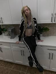 BIG DRAGON BITCH 🐉🐉🐉🐉🐉 · ShayyDee · Facebook