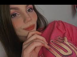 Alexis Vanhorn's Instagram, Twitter & Facebook