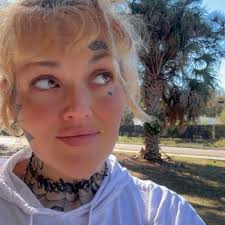 Looking for someone to do locs?