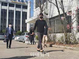 기타 4 고양이 파락호 lv.86 | 조회:963 | 12:54 2. ë‹¨ë… í›„ë°° ì„±í­í–‰ ì˜í˜¹ ê¸°ì„±ìš© ì¸¡ ë³€í˜¸ì‚¬ ëŒì—° ì‚¬ìž„ ì˜ì‚¬ í'œëª…