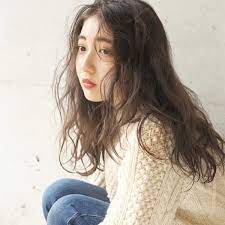 前髪なしロングヘアが大人っぽい 30代女性の色気漂う髪型30選 folk ロングヘア ヘアスタイル ロング 髪型