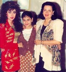 Kareenakapoor And Karismakapoor With Their Mother Babita Vintage Bollywood Bollywood Celebrities Indian Celebrities