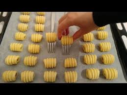 المعمول التركي اللي راه داير حالة بكميات كبيرة ومقادير بسيطة يذوب ذوبااان Youtube Turkish Desserts Arabic Dessert Desserts