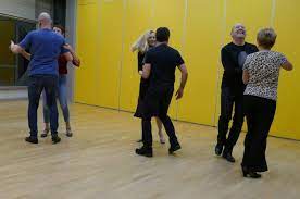 Sport leçon danse en ligne chanson chorégraphie danse de salon. Club De Danse De Bal Ou Salon Au Sud De Strasbourg Eschau Danse