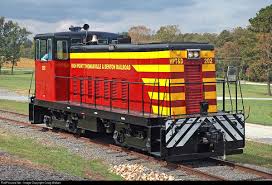 The Handy Dandy Railroad Encircling The Denton Farmpark In Denton North Carolina Did A Dandy Job Restoring High Point Thoma Train Train Pictures Old Trains