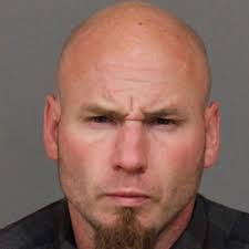 Hvítur öfgaþjóðernissinni skotinn til bana af lögreglunni