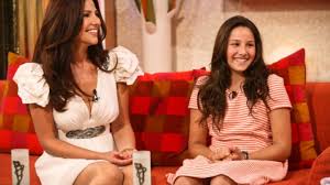 The majority of the of oana cuzino's wealth comes from being a journalist. Fostul SoÈ› Al Oanei Cuzino S A ImpuÈ™cat In Cap Motivul Gestului Extrem Barfe Net È™tiri Imagini È™i InformaÈ›ii Din Lumea MondenÄƒ