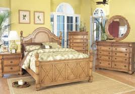 Cindy Crawford Key West Queen Light Pine 7pc Panel Bedroom Rooms To Go Bedroom Affordable Furniture Stores Bedroom Sets