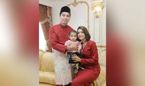 Pelakon popular amyra rosli, 26, selamat melahirkan bayi lelaki secara normal di sebuah pusat sebagai ibu, saya juga bersyukur kepada allah kerana sepanjang tempoh hamil, amyra tidak. Amyra Hamil Anak Kedua Hadiah Hari Jadi Amar