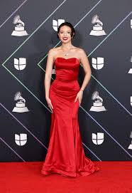 Vestidos de Ángela Aguilar, incluido el de los 2 mil milagritos, llegarán  al público | Univision Famosos | Univision