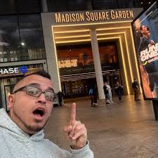 Justin Rhea's Instagram, Twitter & Facebook