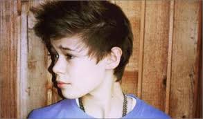 Singer and social media star on facebook, twitter, and instagram who has his own fan base called benzilers. The Justin Bieber Lookalike Who Would Be Famous Yummymummyclub Ca