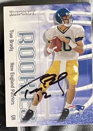 Now that tom brady has officially said goodbye to the new england patriots, the real speculating can begin about where he'll land as a free agent. How To Spot A Fake Tom Brady Autograph All Vintage Cards