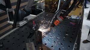 Intelligent Welding Innovation | CLOOS presents Moses ...