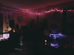 See a recent post on tumblr from @vintagehomecollection about bedding. Tumblr Room Inspiration