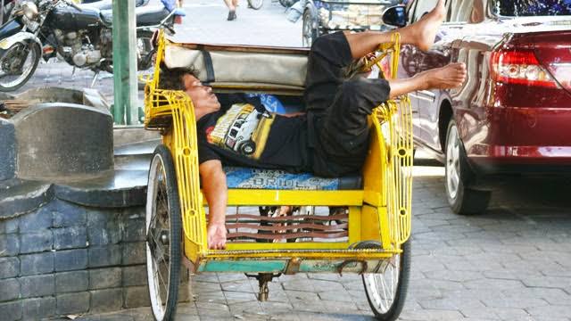 Afbeeldingsresultaat voor tidur di becak