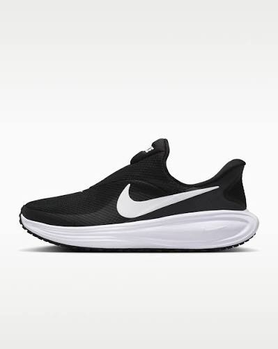 Nike Revolution 8