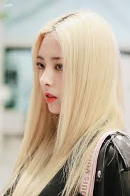 Itzy's yuna has revealed her weight.recently on 'bubble', yuna shared her exact weight in kilograms during a conversation with her fans. Itzy Yuna Beautiful Photoshoot 10 Images Kpopcelebs