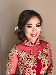 Bride In Vietnamese Traditional Dress Aodai Vietnamesebride Brides Wedding Bridalmakeup Updo Asian Bridal Makeup Wedding Hair And Makeup Bridal Makeup