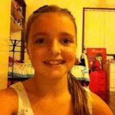 Brooke Homer's Instagram, Twitter & Facebook