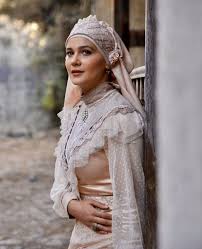 Vildan atasever hangi rolde oynayacak? Payitaht Kadingiyim Kostum Kiyafet Payitahtabdulhamiddizisi Gulcemal Hijab Designs Turkish Women Beautiful Turkish Beauty