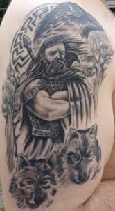 Like most animal designs the raven is usually deeply symbolic to the wearer. Odins Rune Wotan Odin Tattoos Von Tattoo Bewertung De